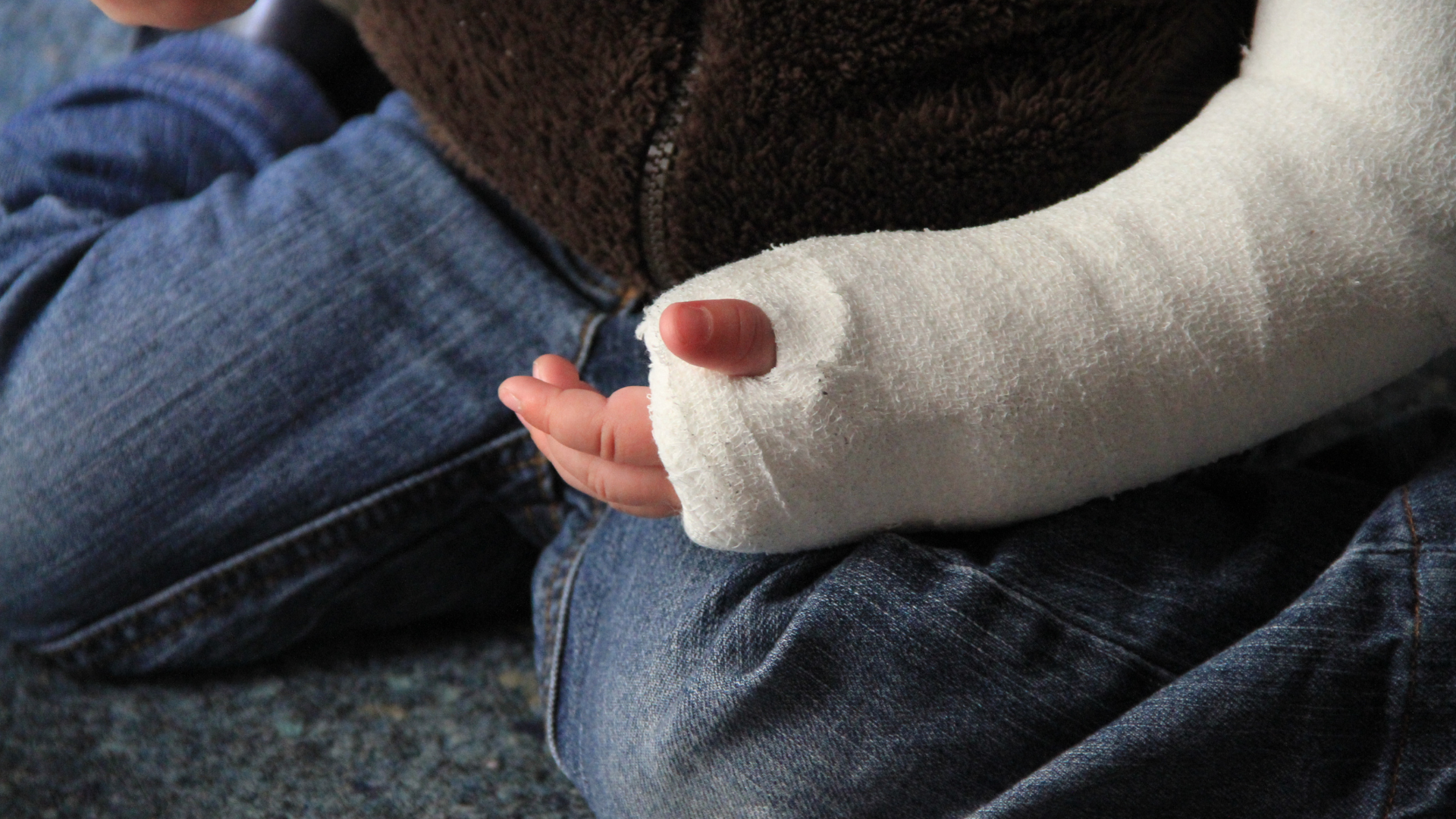 Four Children Hospitalized After Northeast Sacramento Multi-Vehicle Crash  