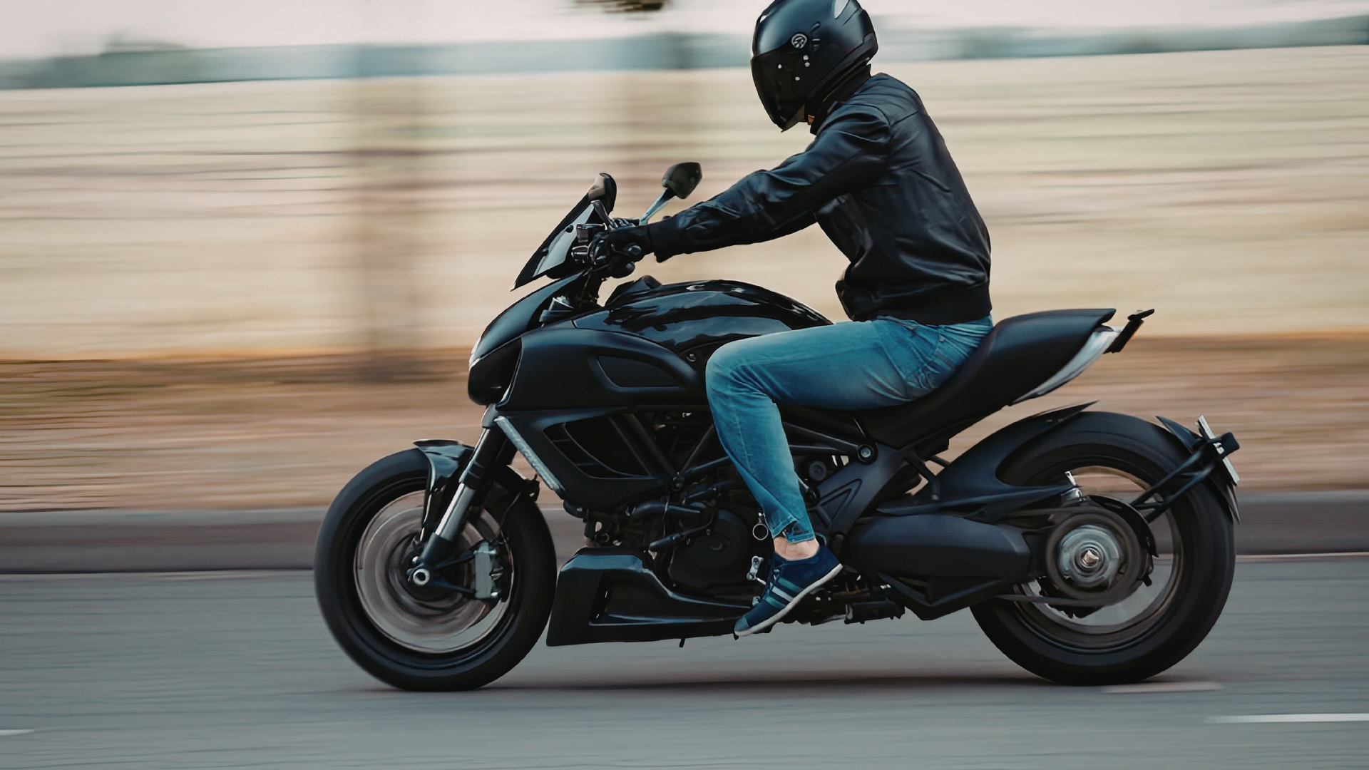 Solo Motorcyclist Killed in Southeastern Sacramento Crash on 65th Street Expressway